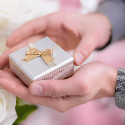 Wie breit sollten Trauringe sein?