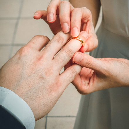 Tragen Männer auch einen Verlobungsring?