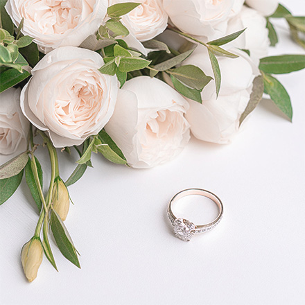 Wer kauft heute die Verlobungsringe?